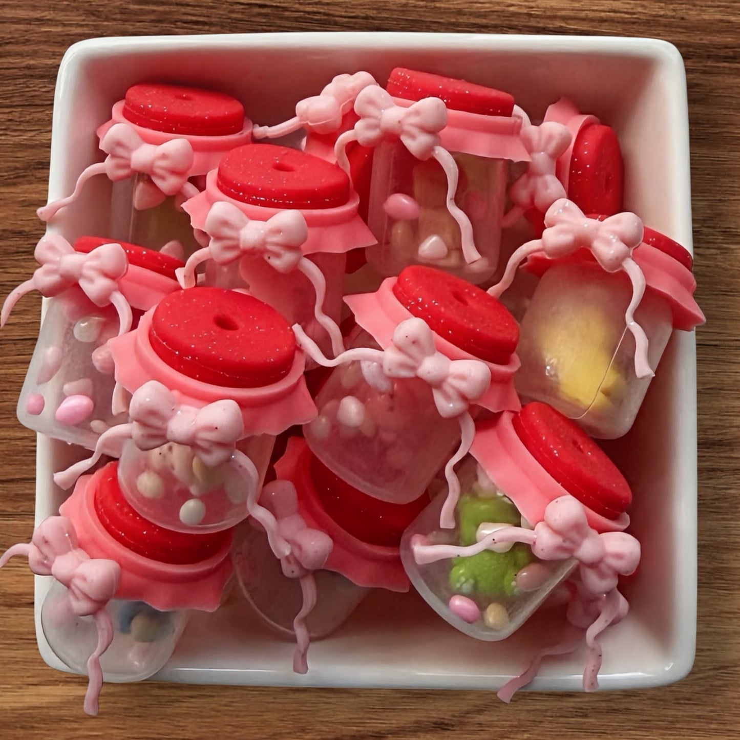 3-D Jar With Bear Shaker Focal