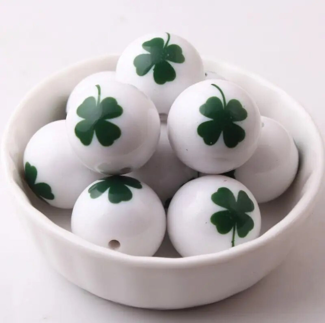 20mm Single Clover Acrylic Bead