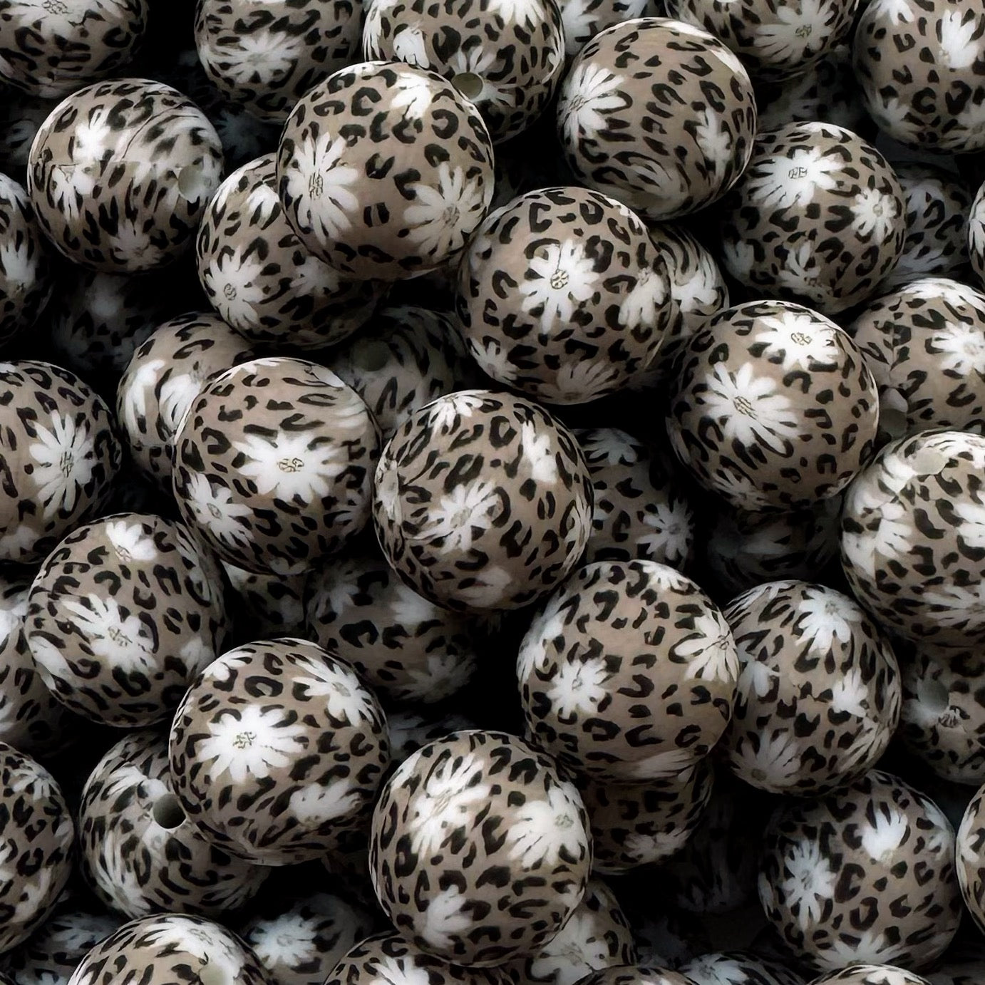 15mm Leopard Daisy Bead
