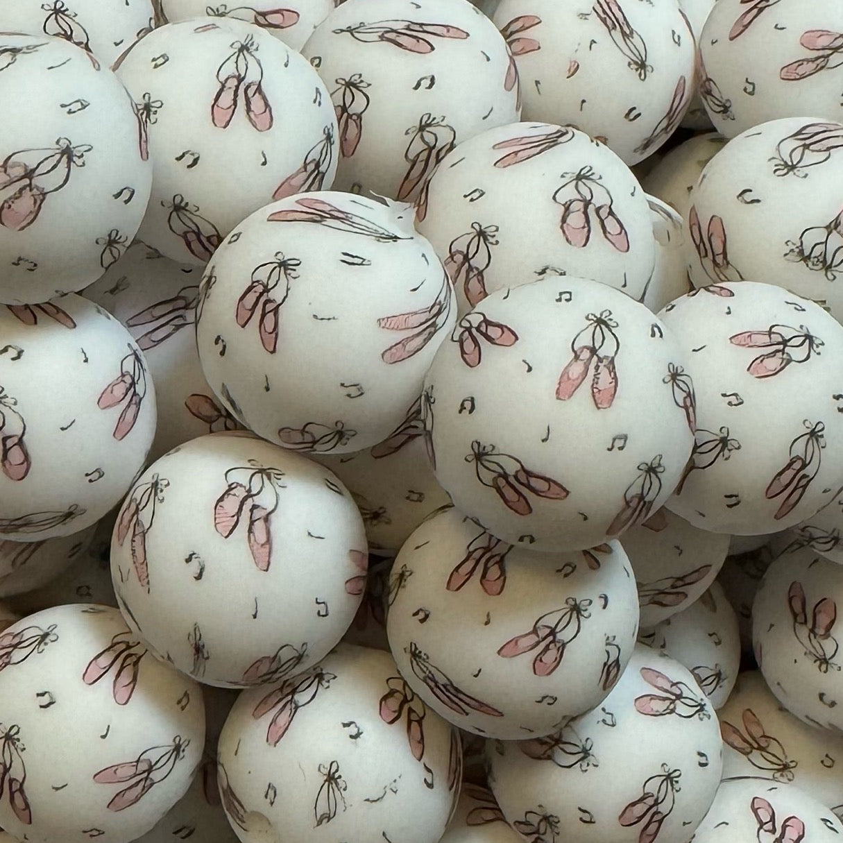 15mm Ballet Shoes Silicone Bead