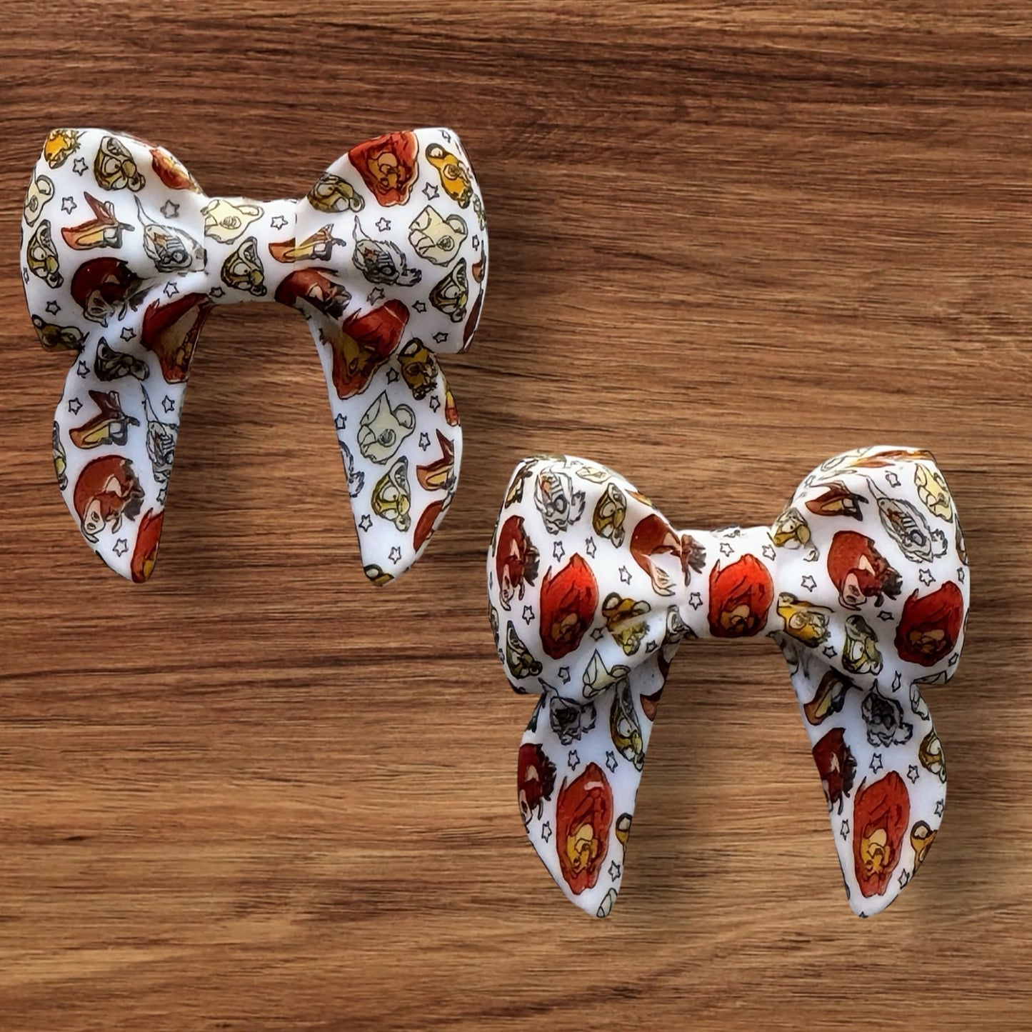 3-D Lion & Friends Bow Focal