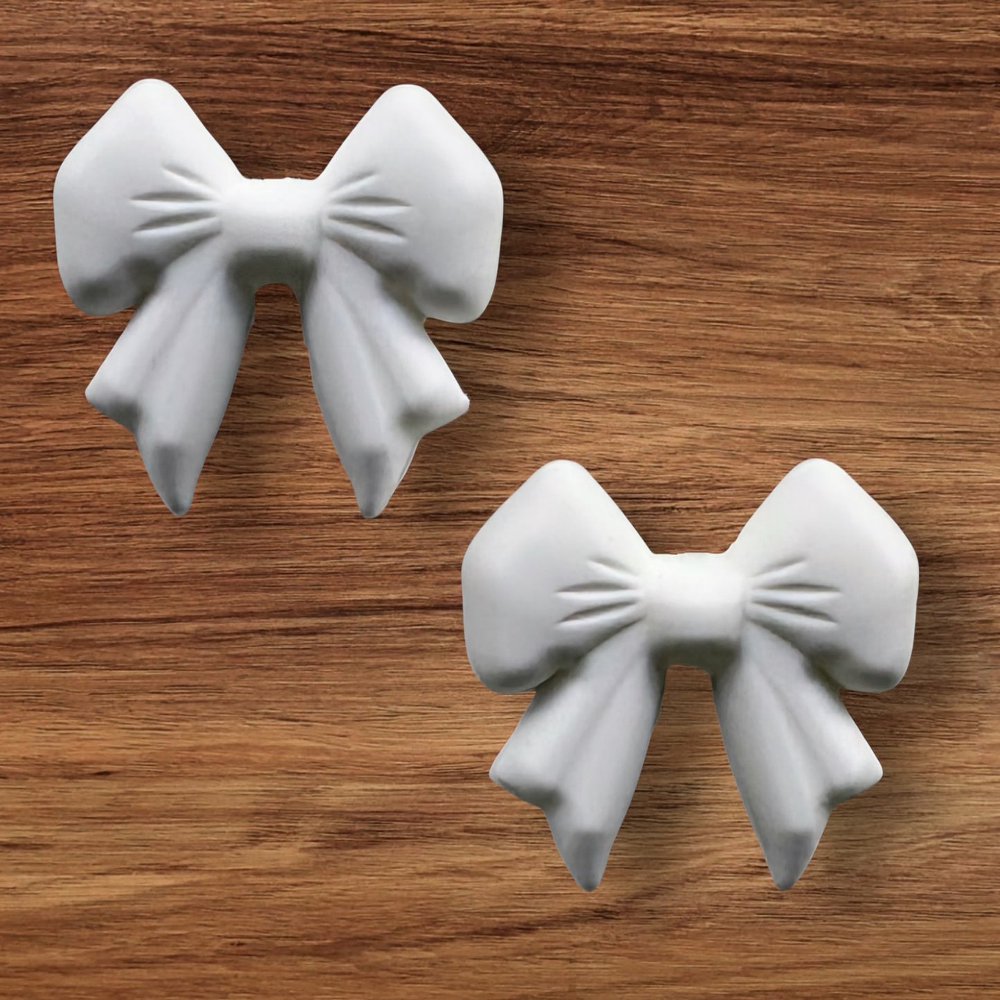 3-D White Bow Focal