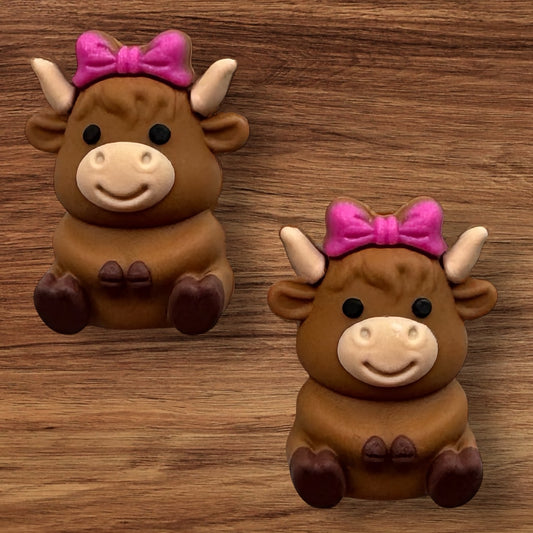 3-D Cow With Pink Bow Focal