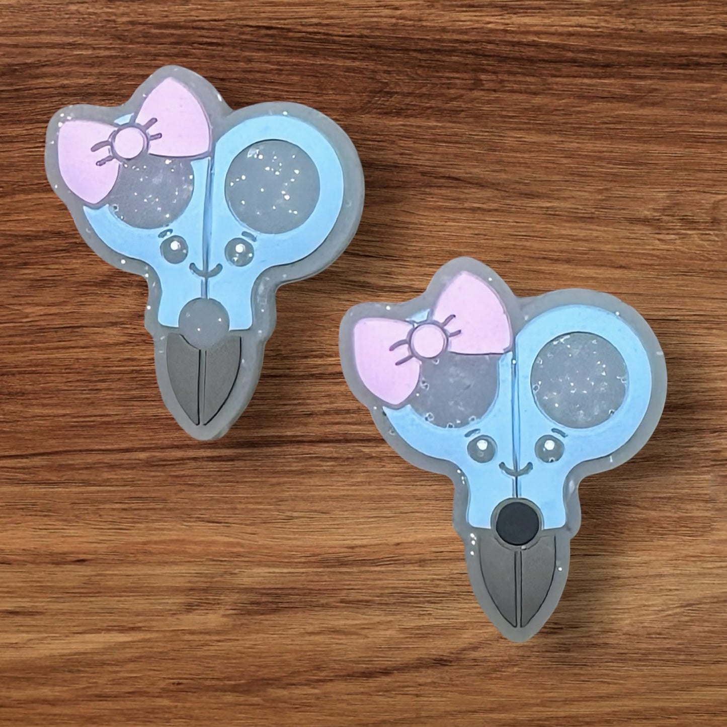 Blue Shears With Pink Bow Focal