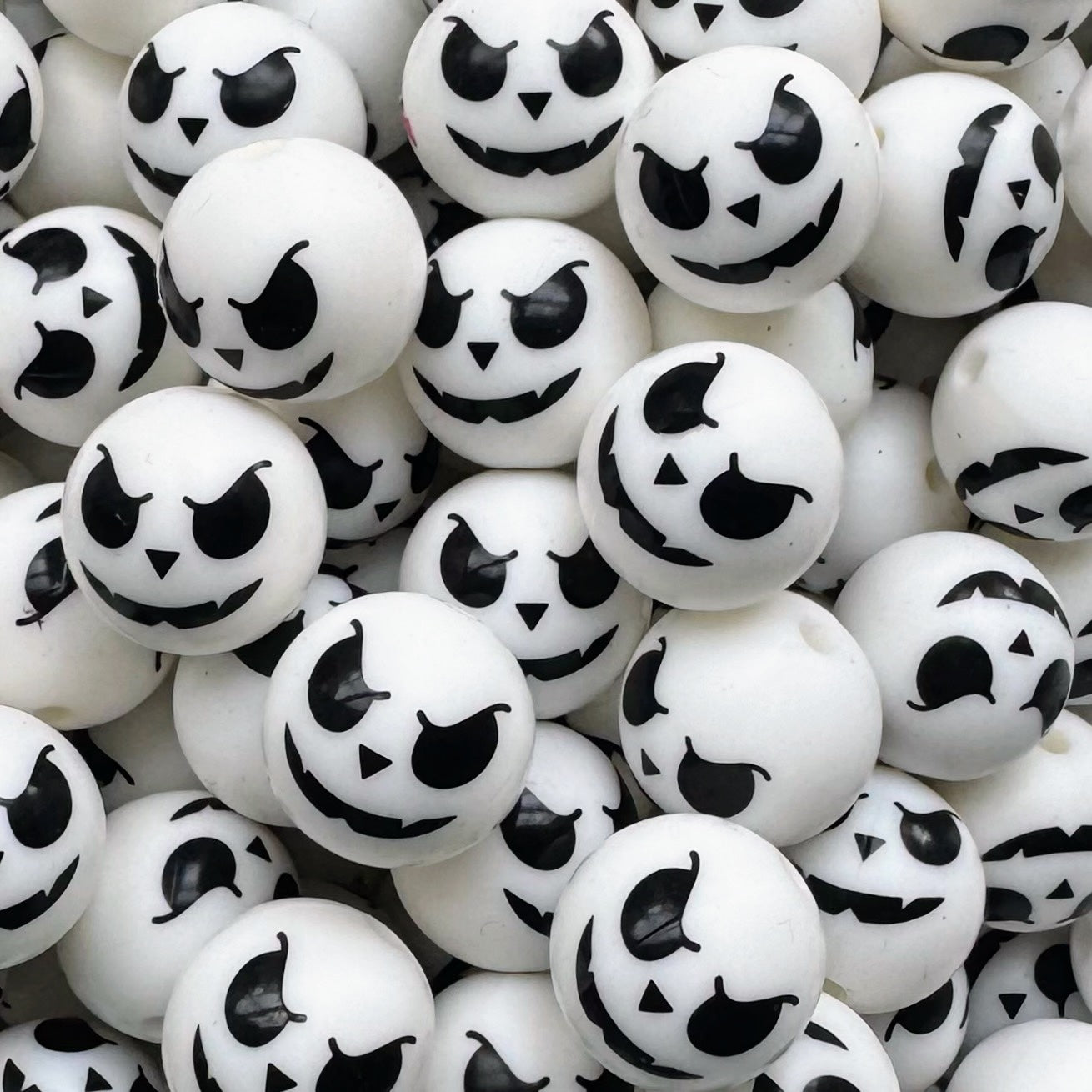 15mm Skeleton Face Silicone Bead