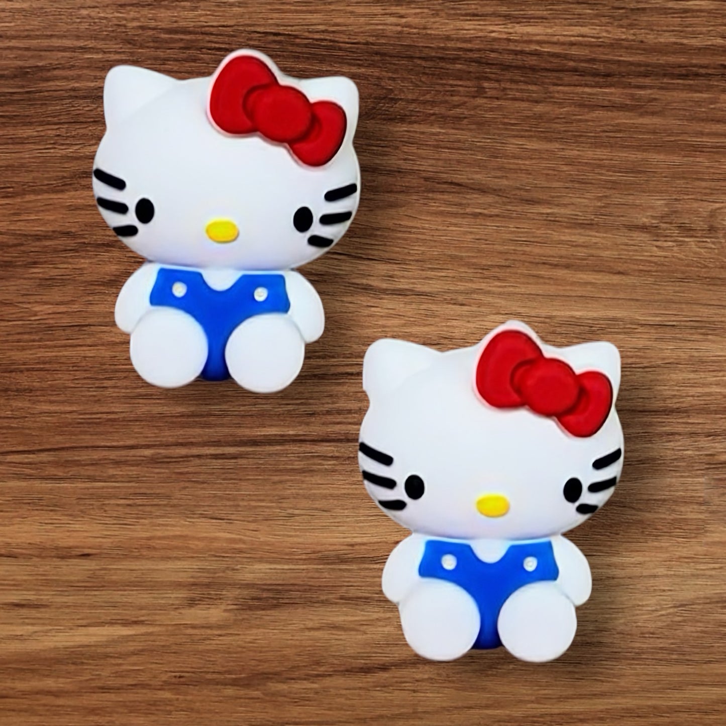 3-D Kitty With Red Bow Focal