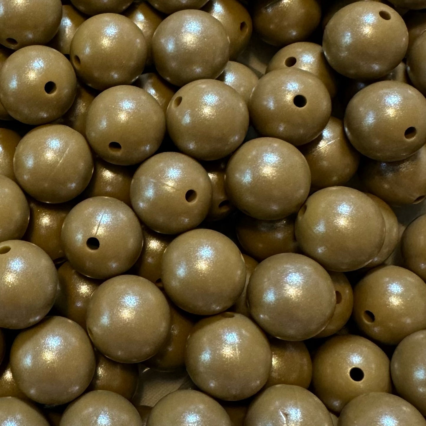 15mm Dim Oatmeal Chameleon Silicone Bead