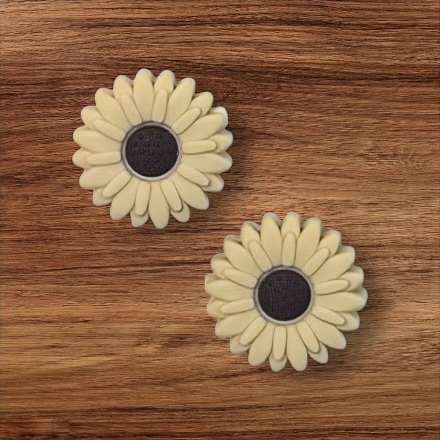 20mm Beige Sunflower Focal