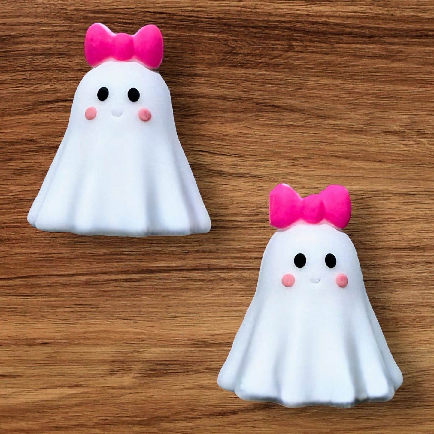 3-D Ghost With Bow Focal