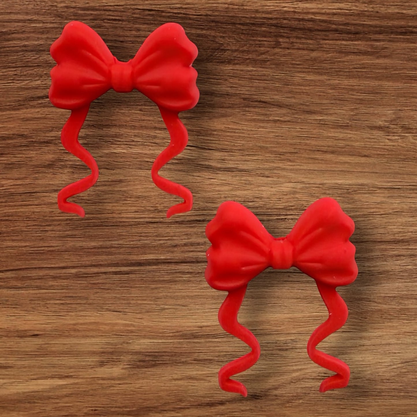Long Tailed Bow Focal (Red)