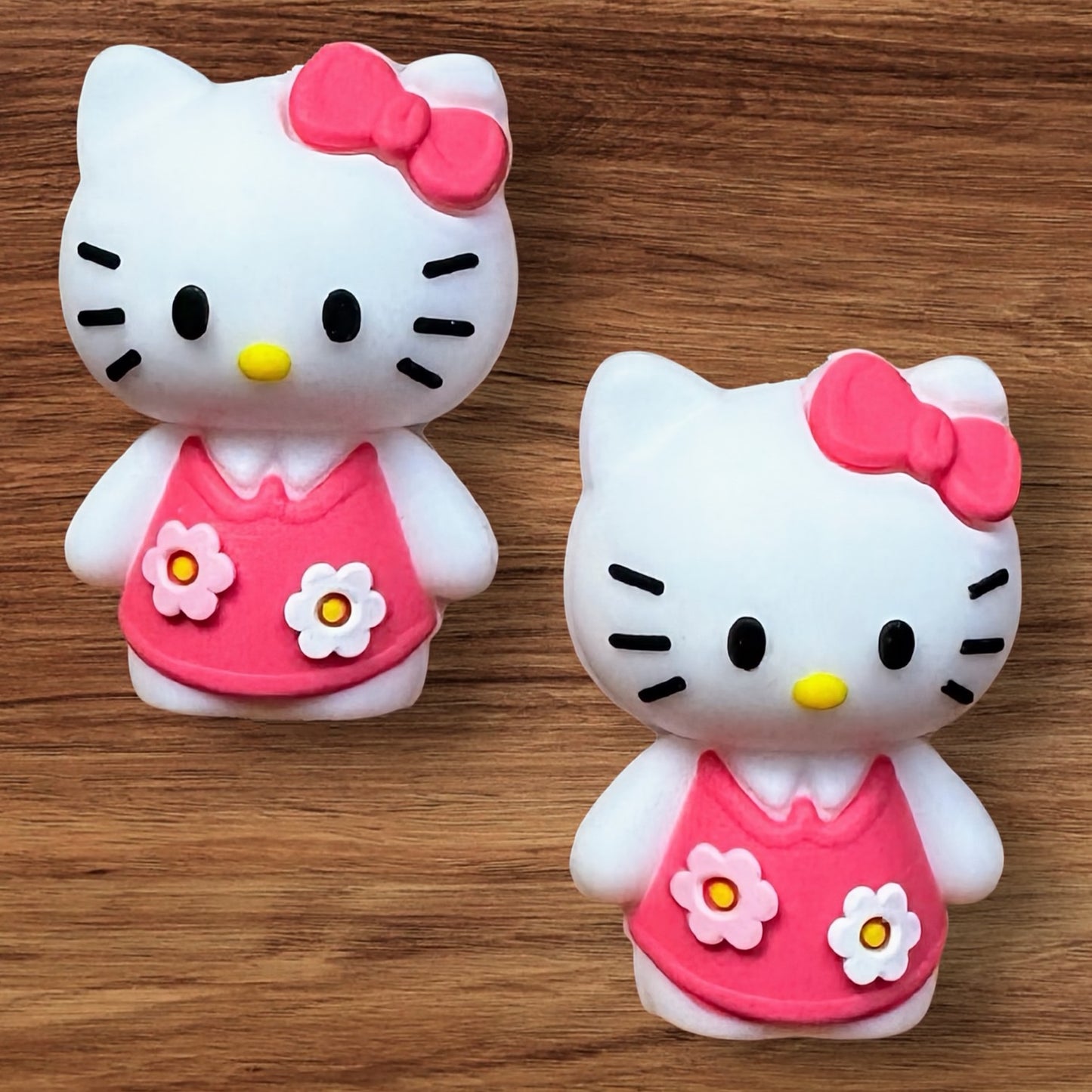 3-D Kitty Focal