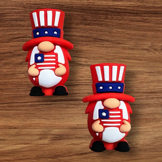 3-D Gnome With Flag Focal