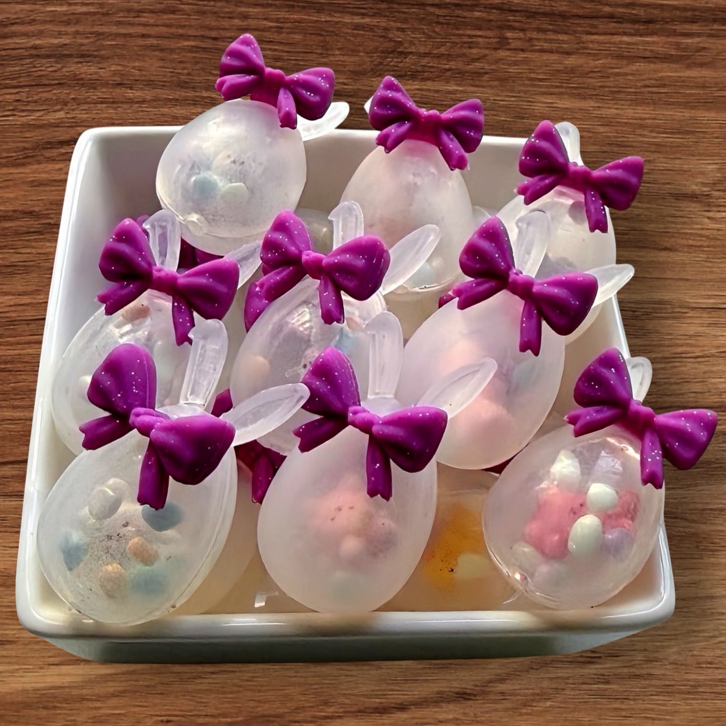 3-D Bunny With Bow Shaker Focal