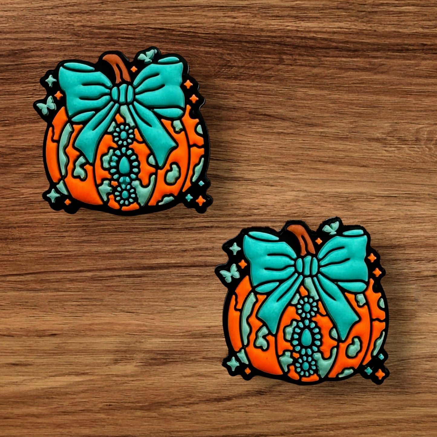 Pumpkin With Turquoise Bow Focal
