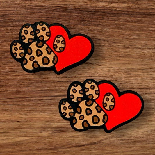 Leopard Paw Print With Heart Focal