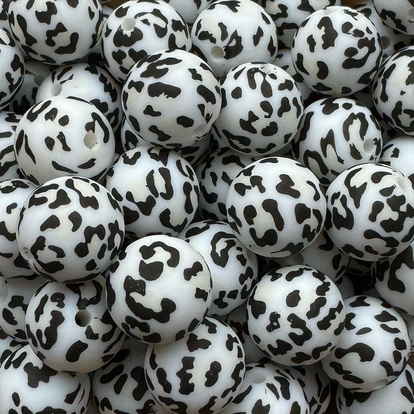 15mm Black & White Cheetah Silicone Bead