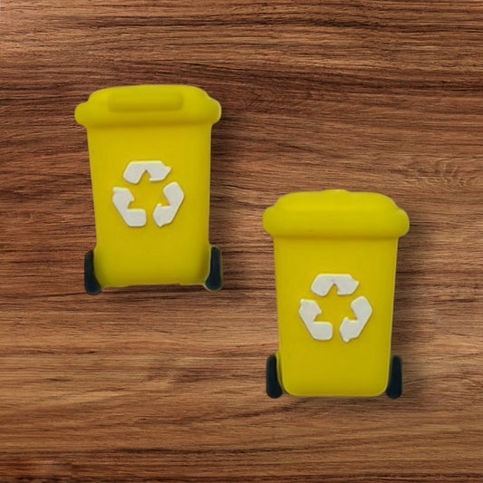 3-D Trash Can Focal (Yellow)