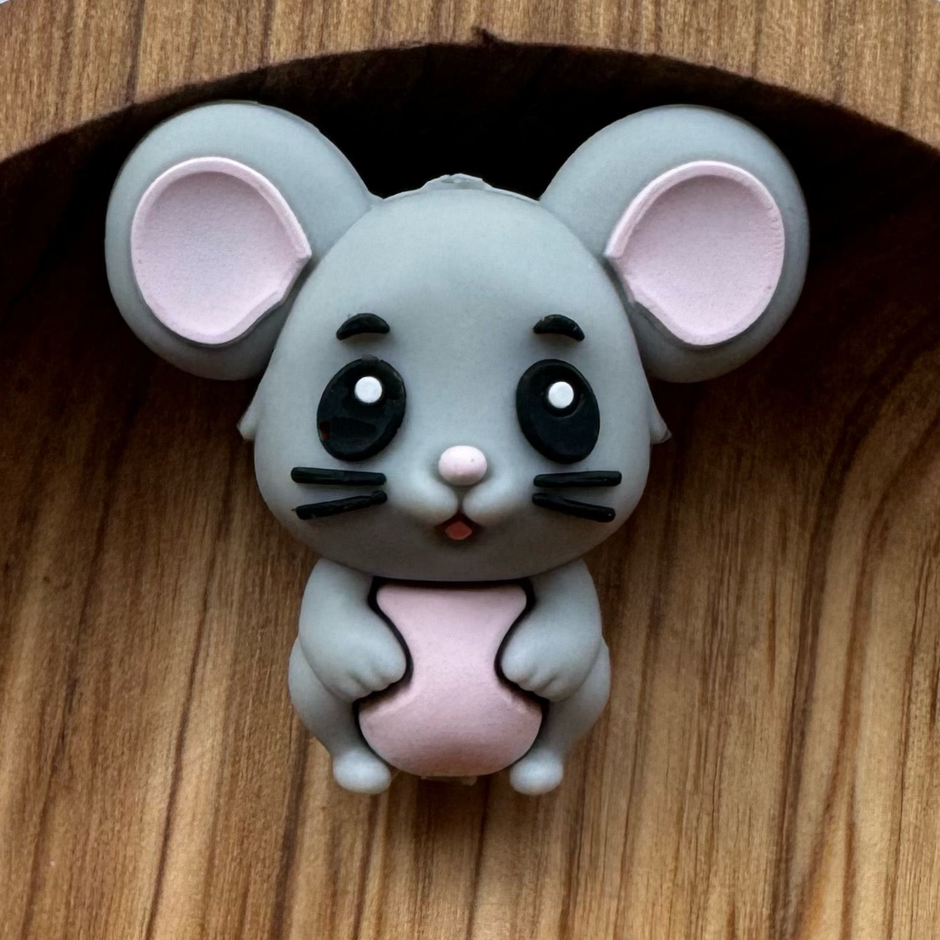 3-D Gray Mouse Focal