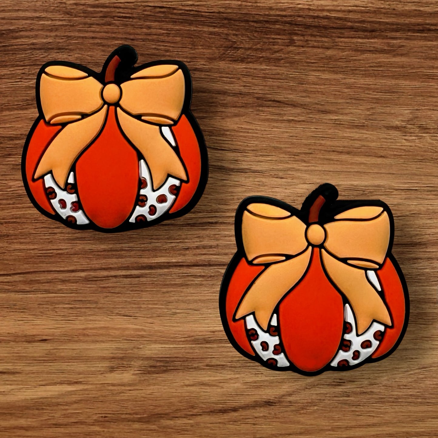 Pumpkin With Bow Focal