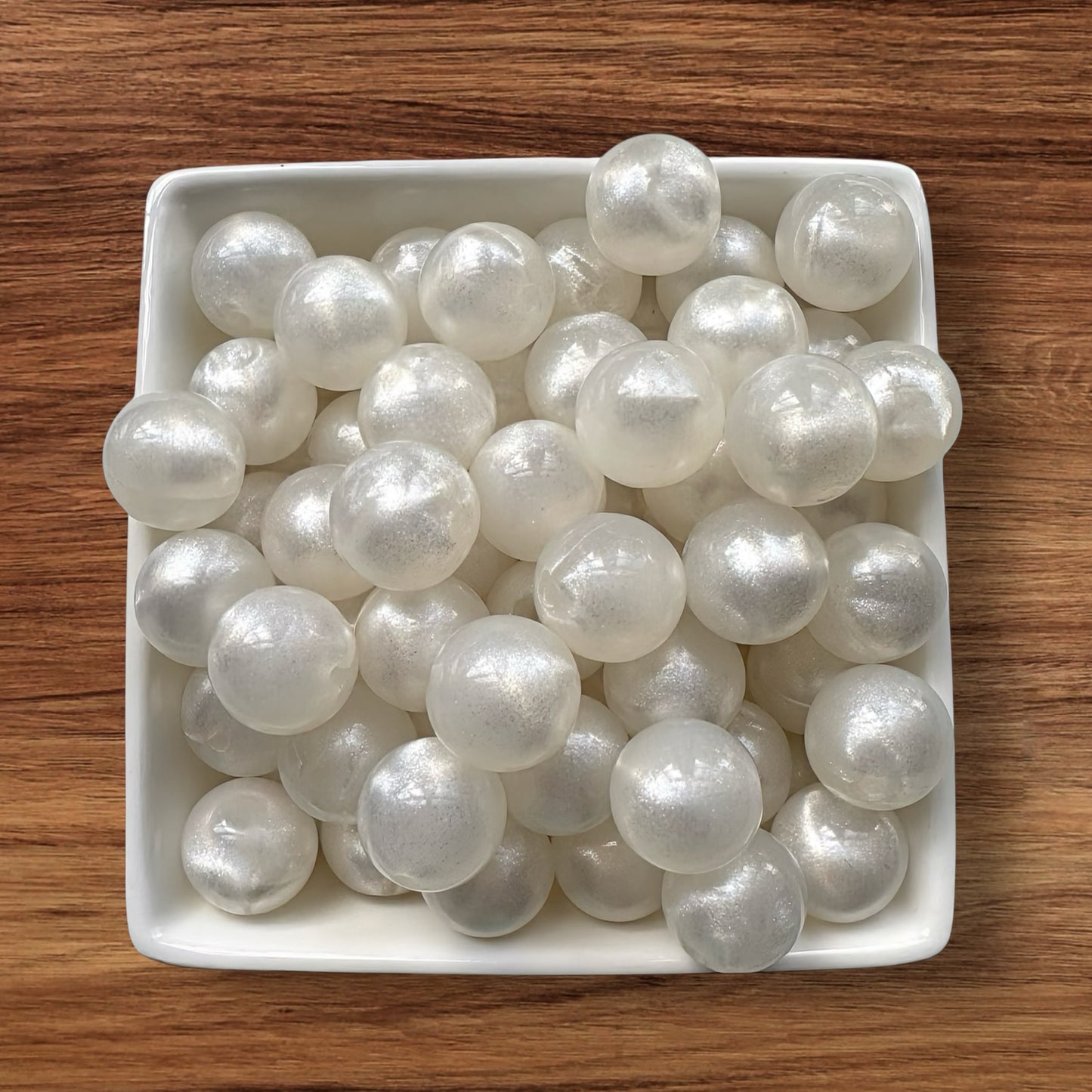 16mm Pearl essence Acrylic Bead