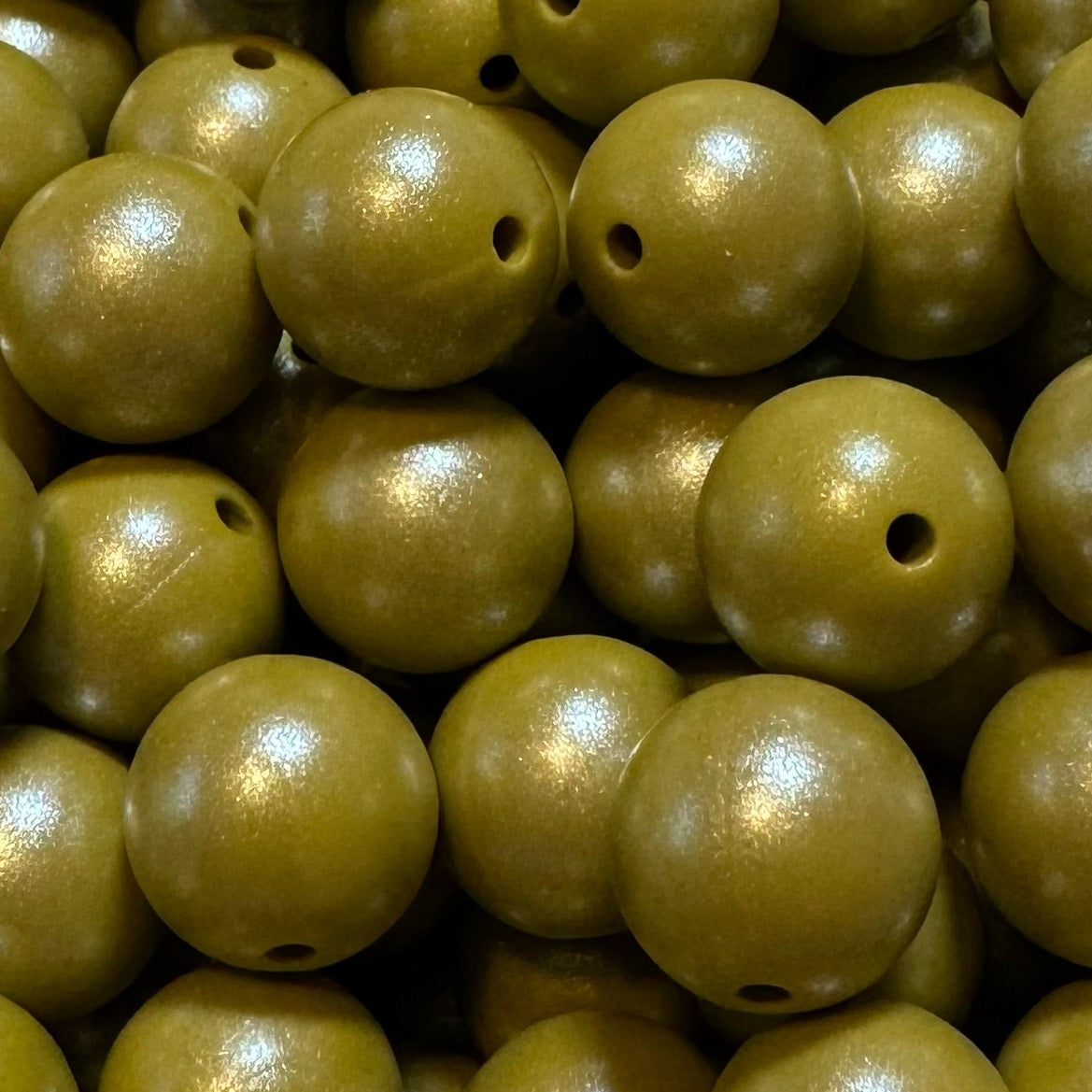 15mm Yellowish Green Chameleon Silicone Bead