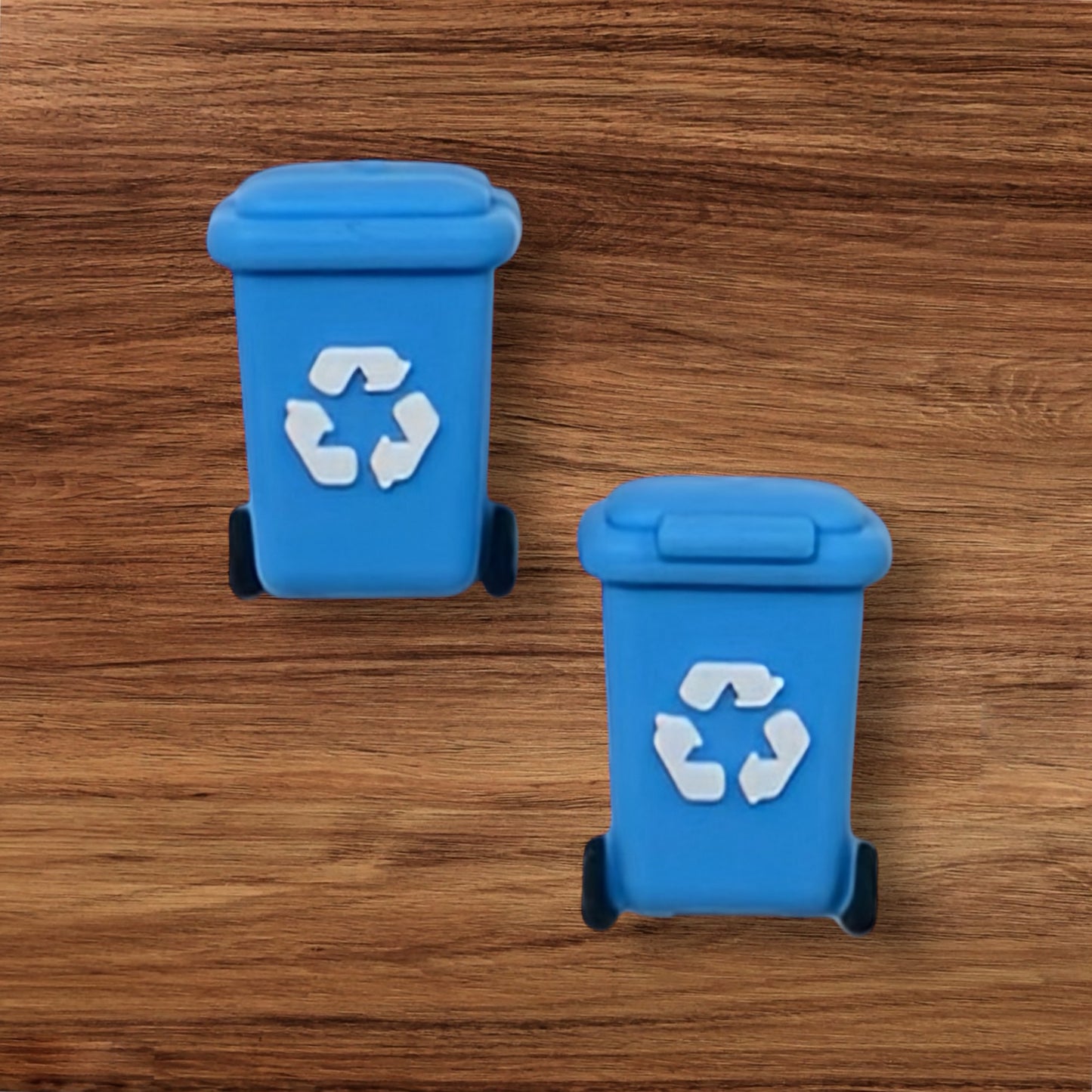 3-D Trash Can Focal (Blue)