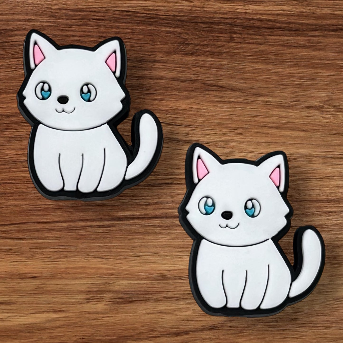 White Cat Focal