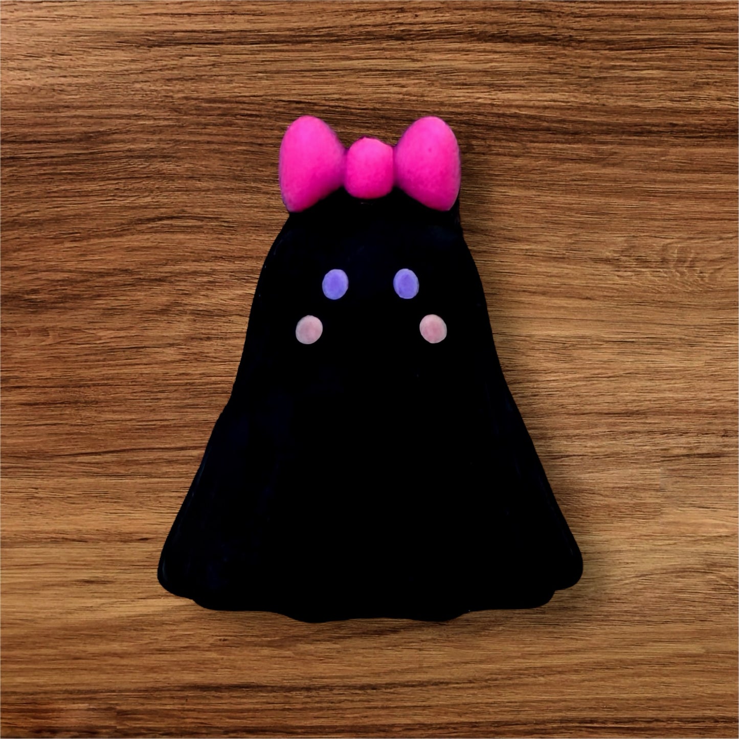 3-D Ghost With Bow Focal