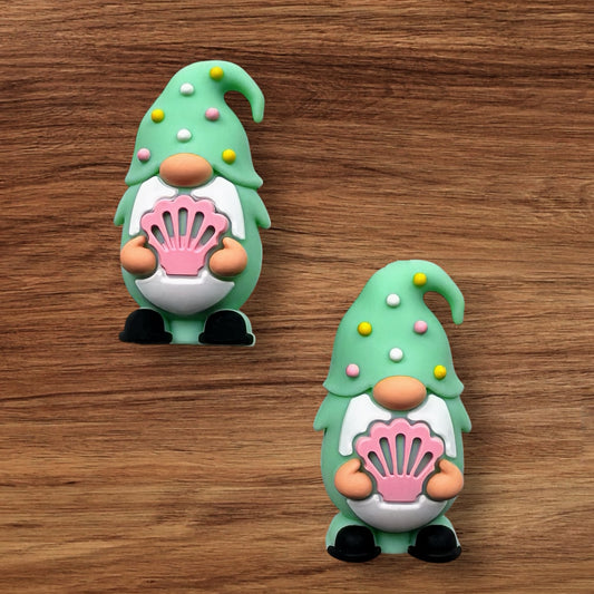 3-D Gnome With Seashell Focal