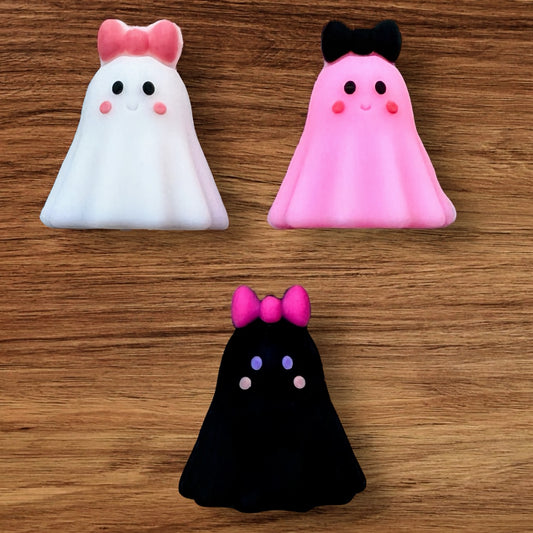 3-D Ghost With Bow Focal