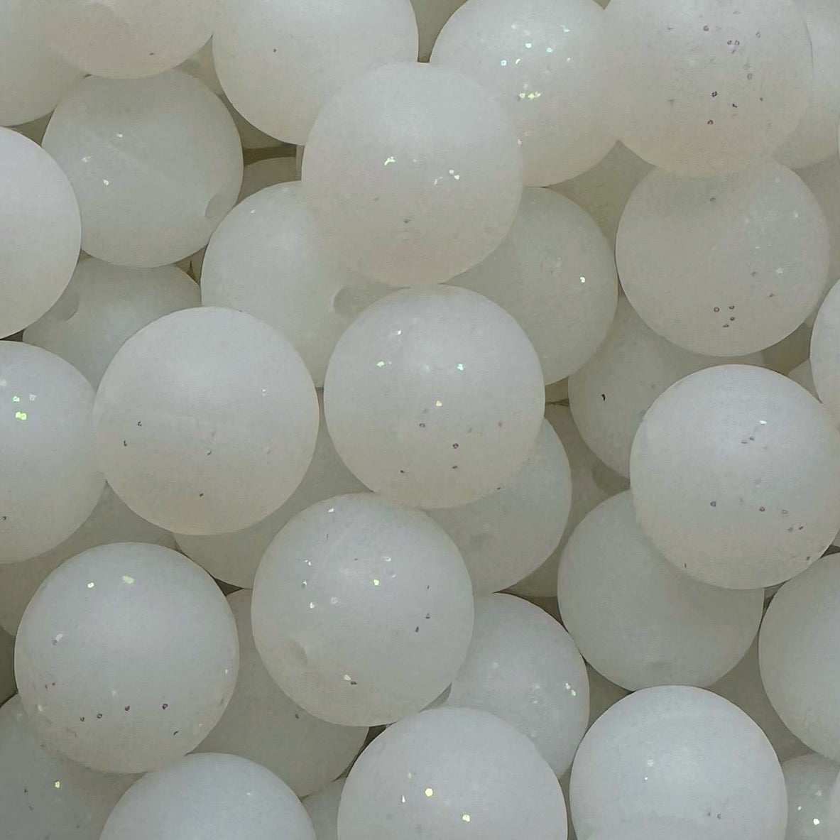 15mm White Glitter Silicone Bead