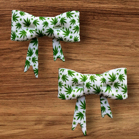 Green Leaf Bow Focal/Straw Topper