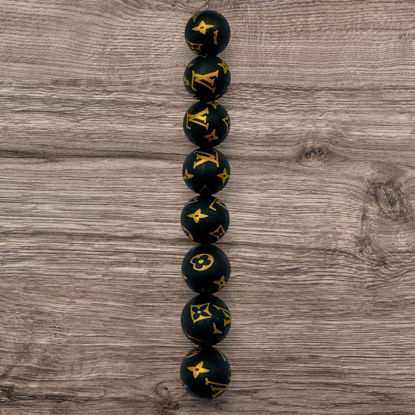 15mm LoVE Silicone Bead (Black&Gold)