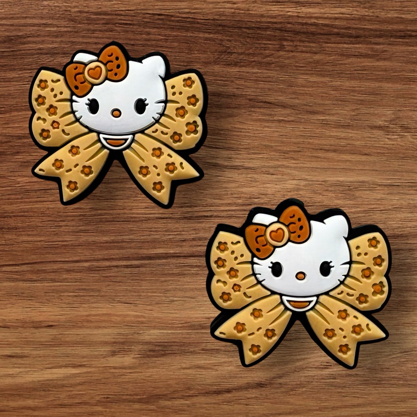 Bow With Kitty Focal
