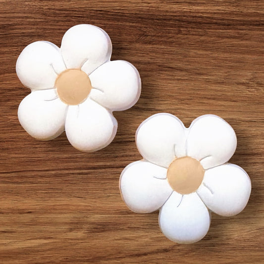White Daisy Focal